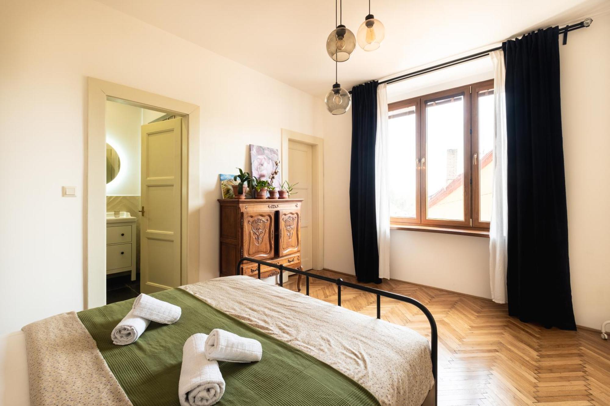 Romantic Apartment In The City Centre บันสกา ชีอาว์นีซา ภายนอก รูปภาพ